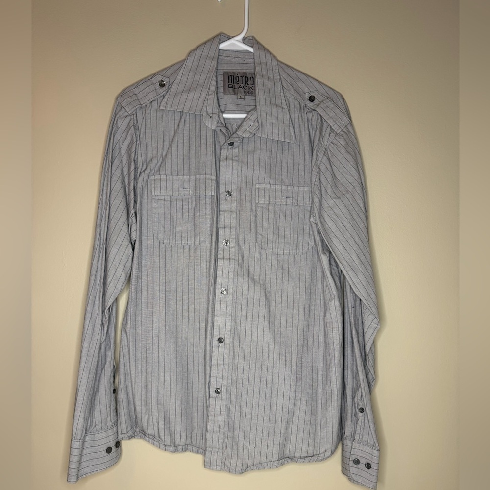 Rue21 Men's Gray Striped Button Down Shirt